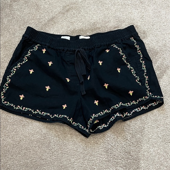 LOFT Pants - LOFT Outlet LINEN & COTTON Black Embroidered Floral Shorts Size Medium POCKETS